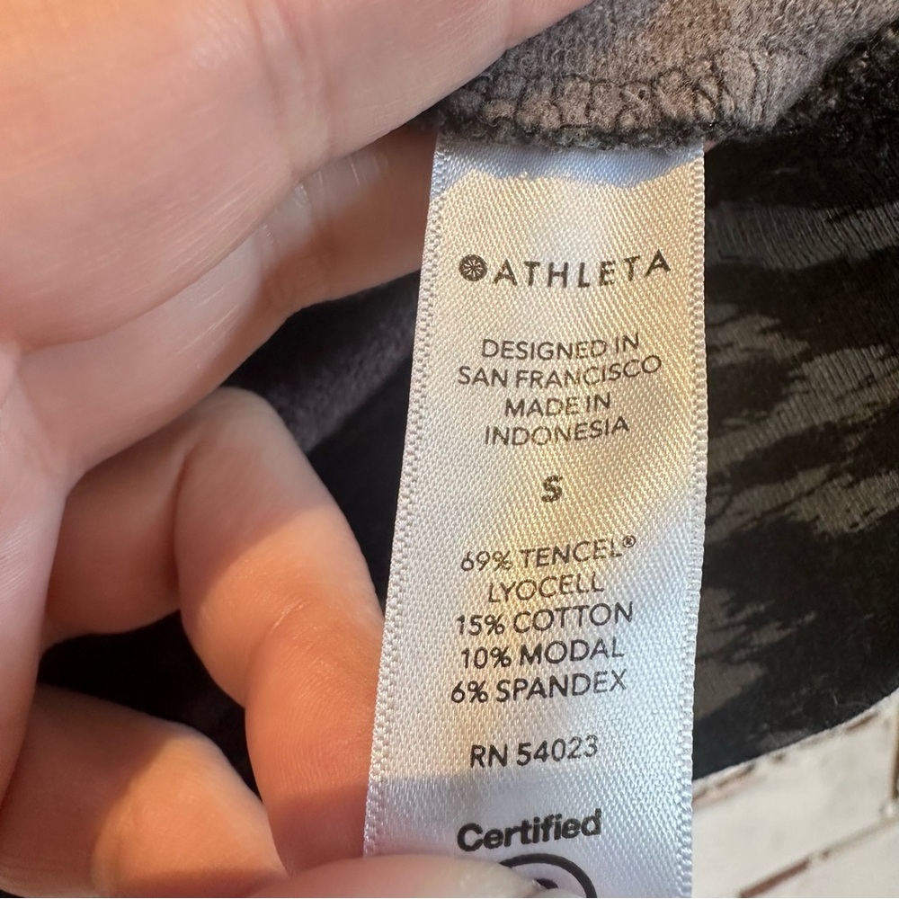 Athleta studio to street black Lynx pullover sweatshirt size small - Picture 3 of 4